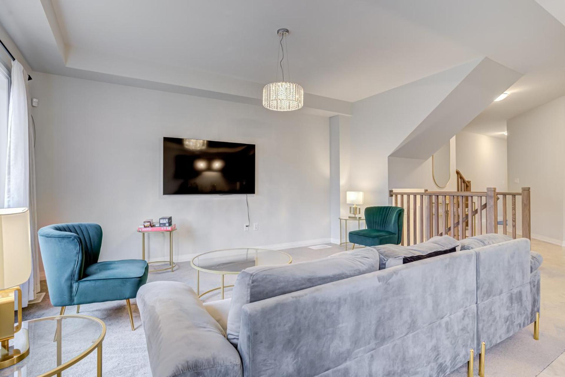 Luxury Living At The Falls - 4 Bed House Niagara Falls