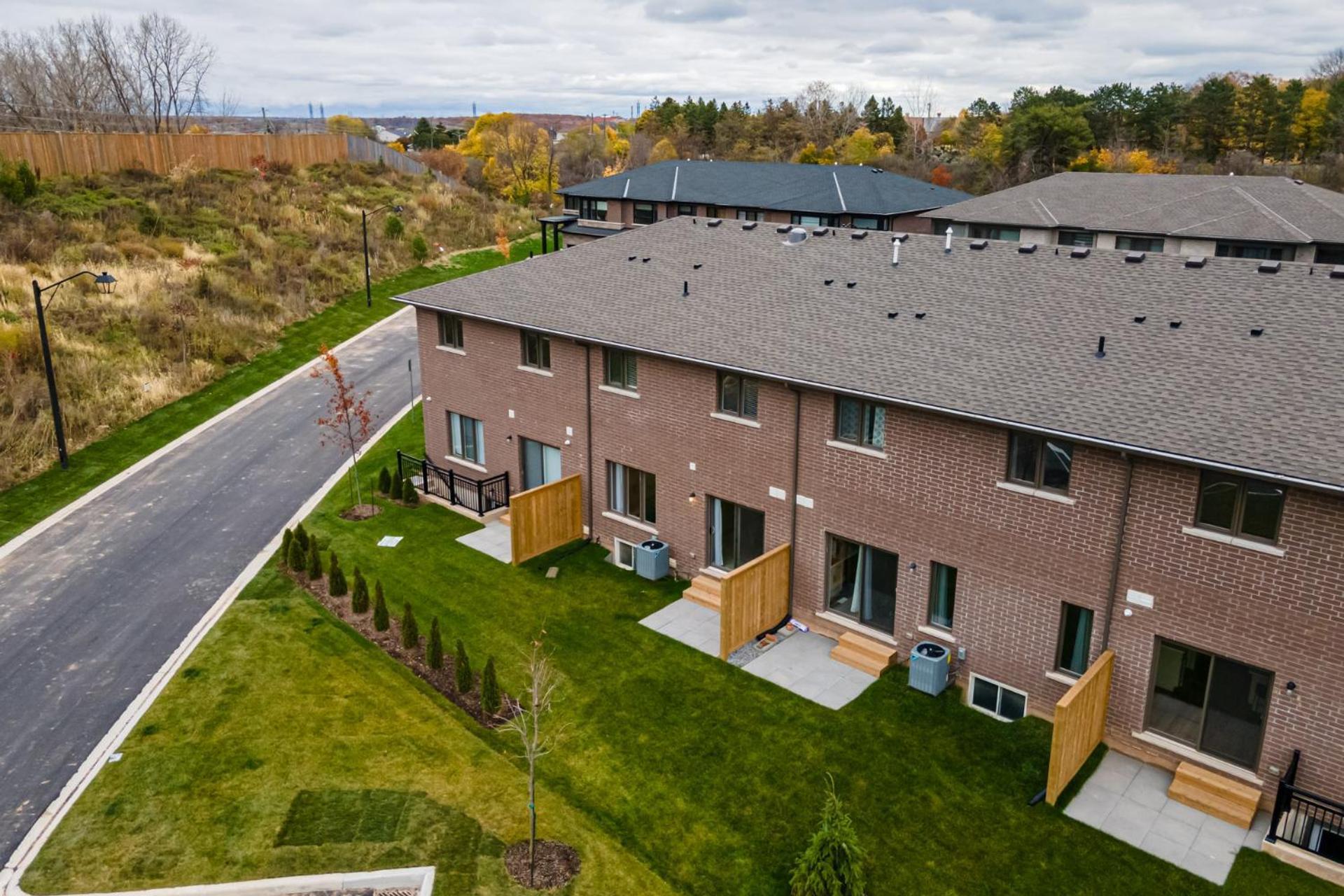 Luxury Living At The Falls - 4 Bed House Niagara Falls
